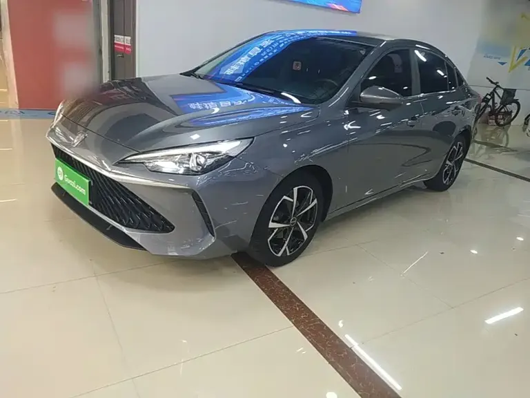 Roewe i5 1.5 L CVT Honored