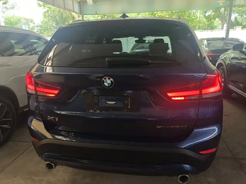 BMW X1 sDrive25 Li Leading