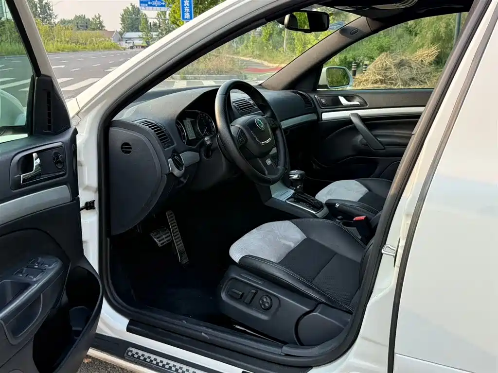 Octavia 明锐 2010款 2.0 TSI RS