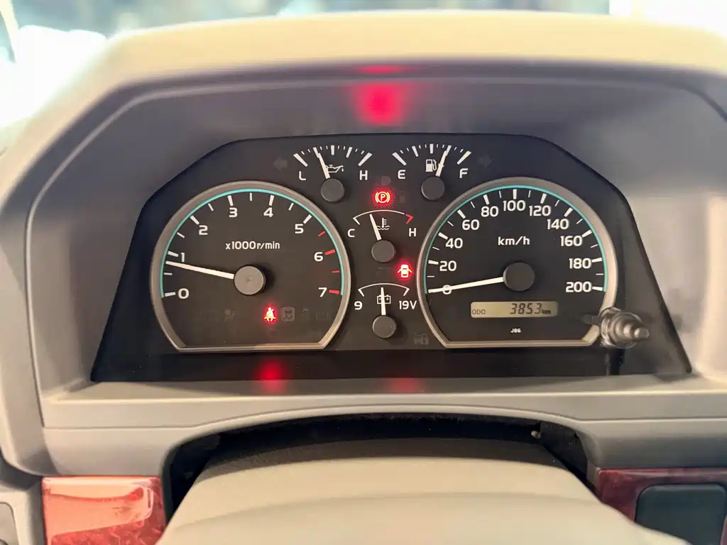 Land Cruiser (Import) 兰德酷路泽(进口) LC76 2023款 4.0 L 四驱 5座 手动