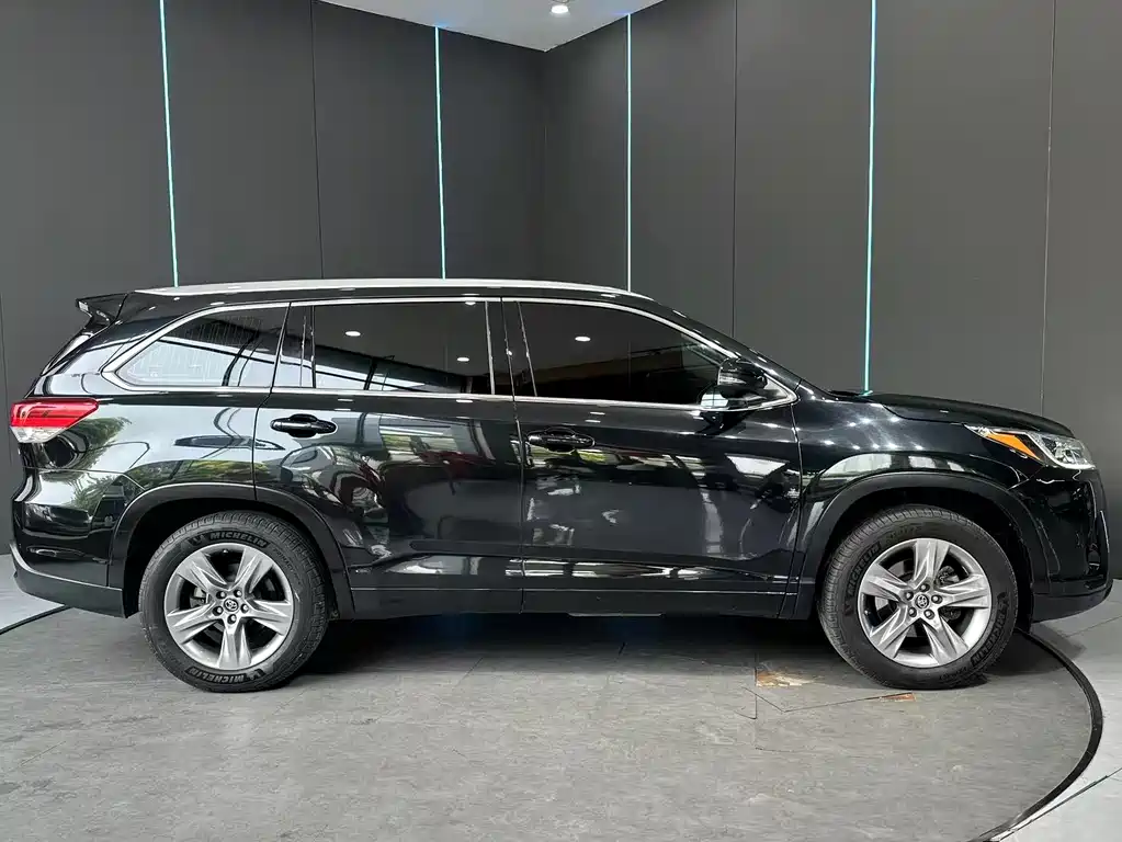 Highlander 2.0 T 4 WD Distinguished 7-seat