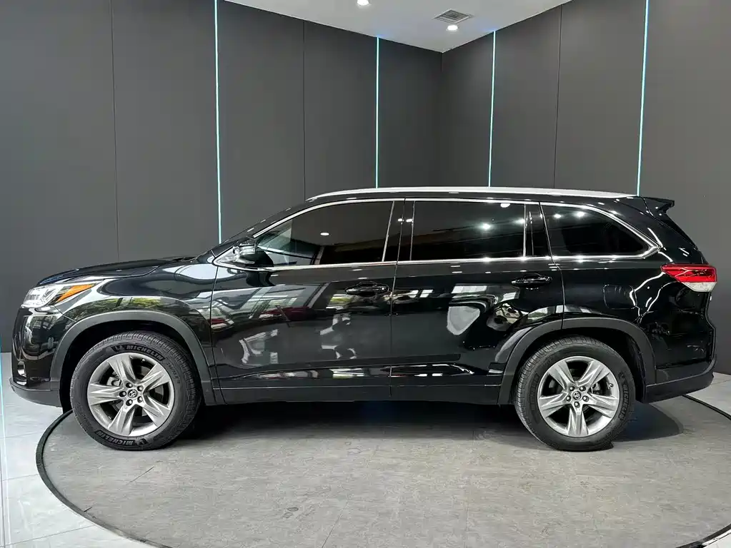 Highlander 2.0 T 4 WD Distinguished 7-seat