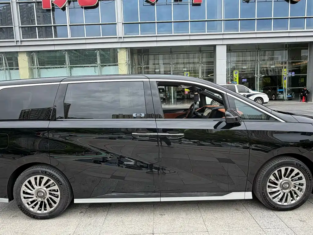 GAC Trumpchi M8 传祺M8 2026款 HEV至尊版