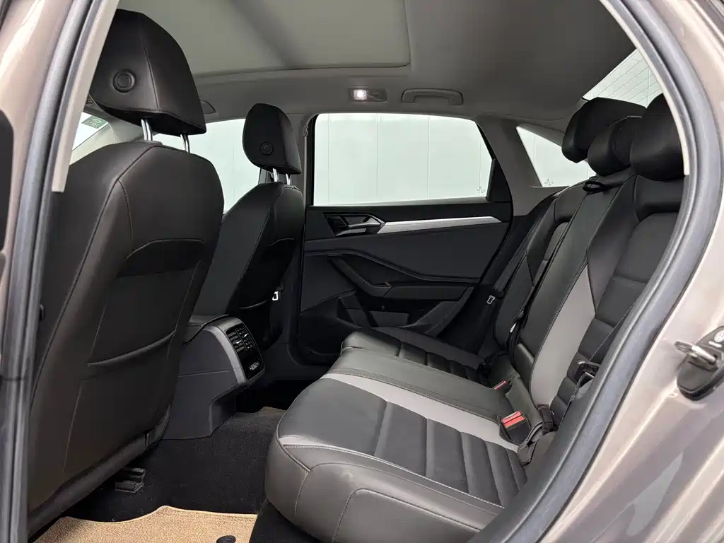 Sagitar 280 TSI DSG Outstanding
