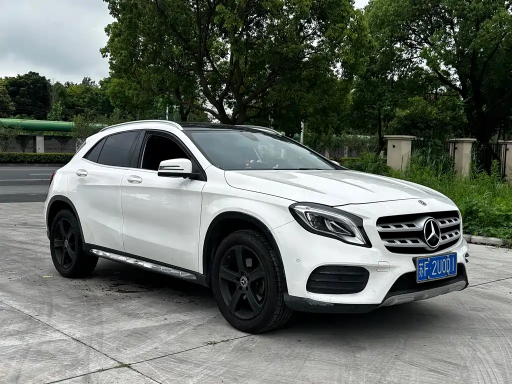 Mercedes-Benz GLA GLA 200 Fashion