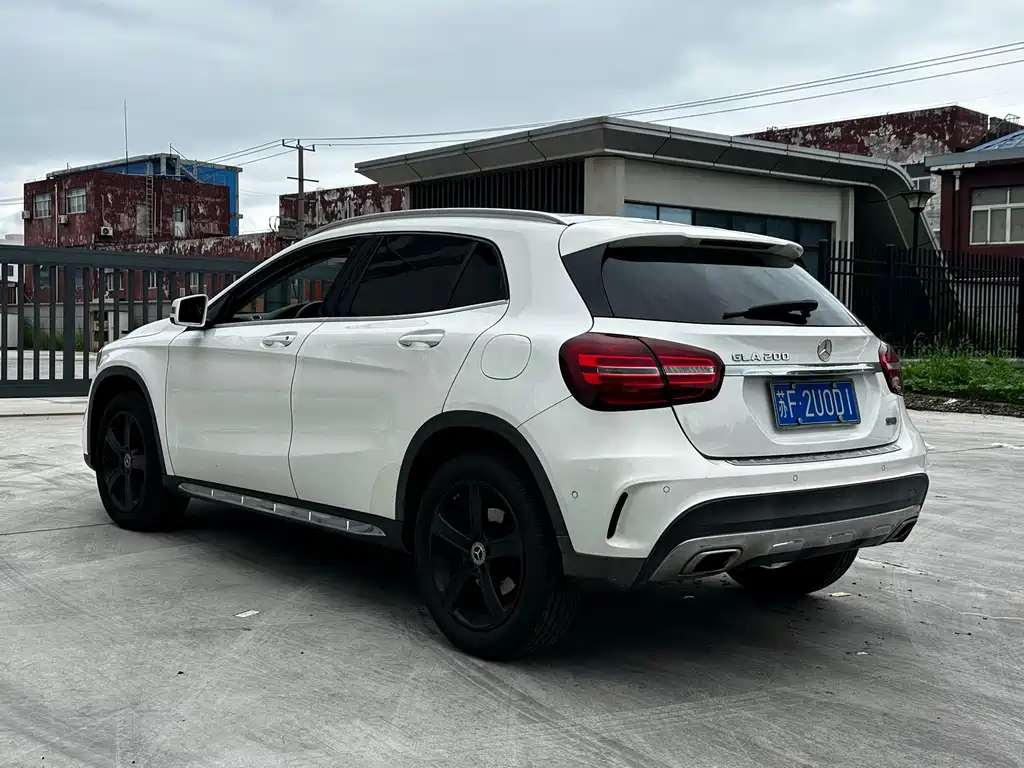 Mercedes-Benz GLA GLA 200 Fashion