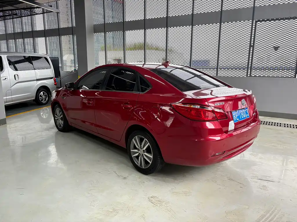 Eado 1.6 L Auto Style