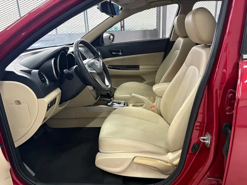 Eado 1.6 L Auto Style
