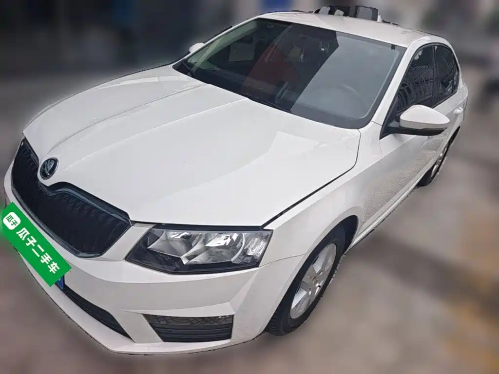 Octavia Classic 1.6 L Manual Standard