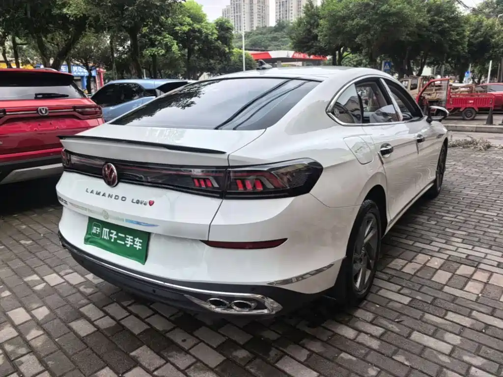 Lamando Lamando L 200 TSI DSG