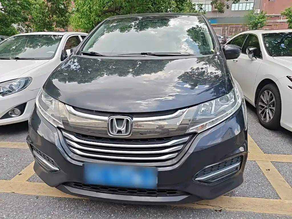 Odyssey 2.4 L Luxury