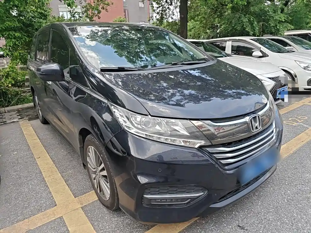 Odyssey 2.4 L Luxury