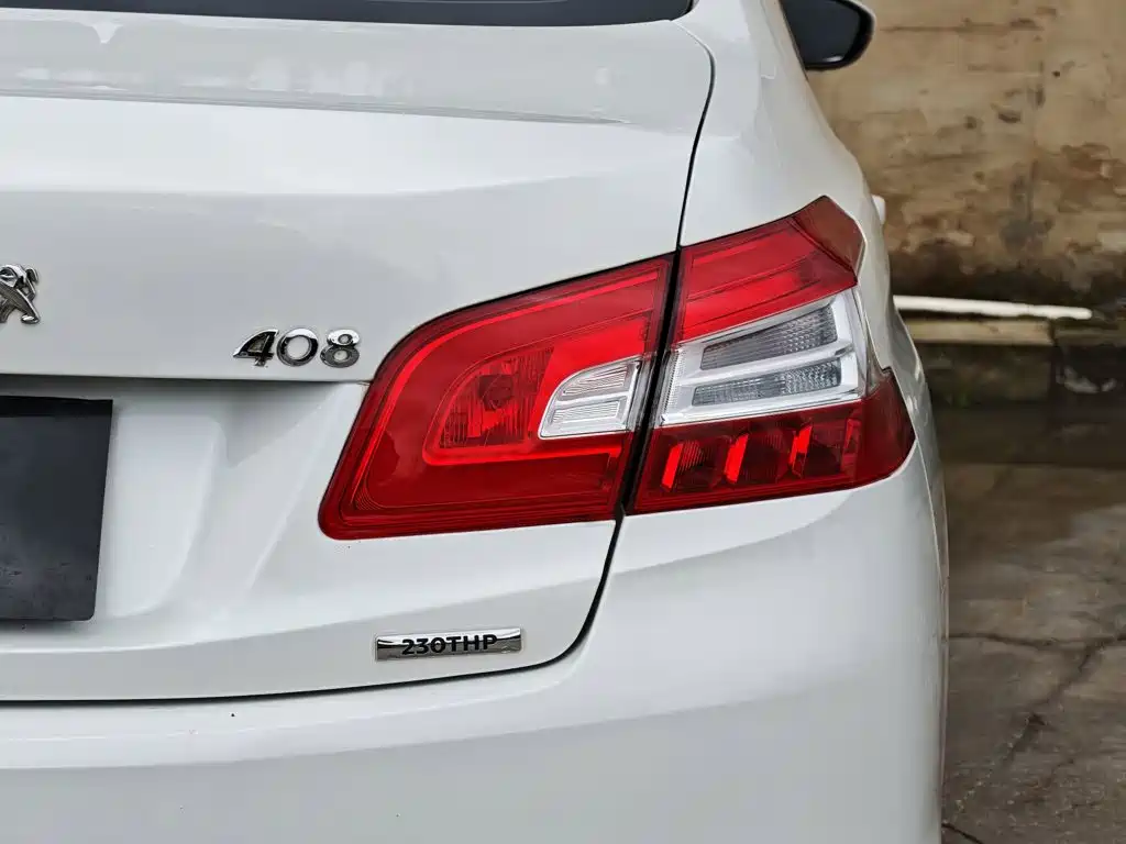 Peugeot 408 标致408 2018款 改款 230 THP 自动豪华版