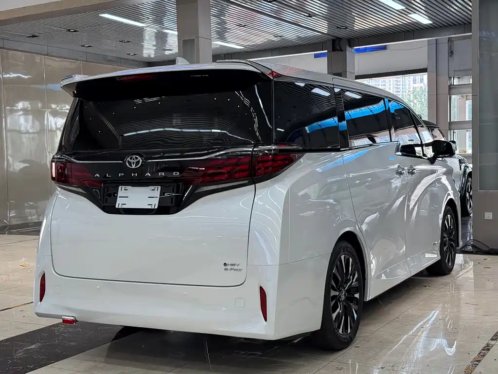 Alphard 埃尔法 2026款 双擎 2.5 L 尊贵版