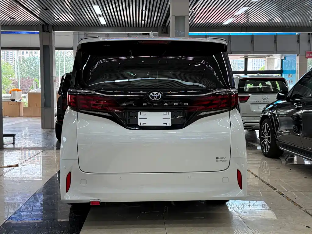 Alphard 埃尔法 2026款 双擎 2.5 L 尊贵版