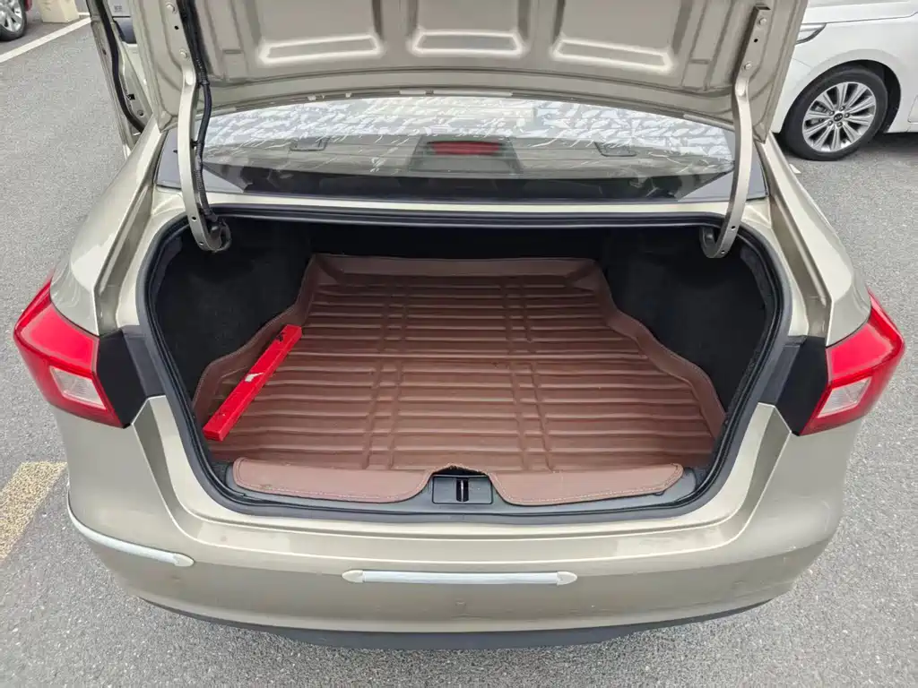 Roewe 360 1.5 L Manual Luxury