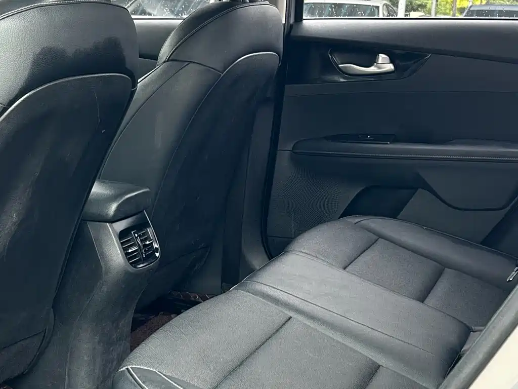 Kia K3 1.5 L CVT Fashion