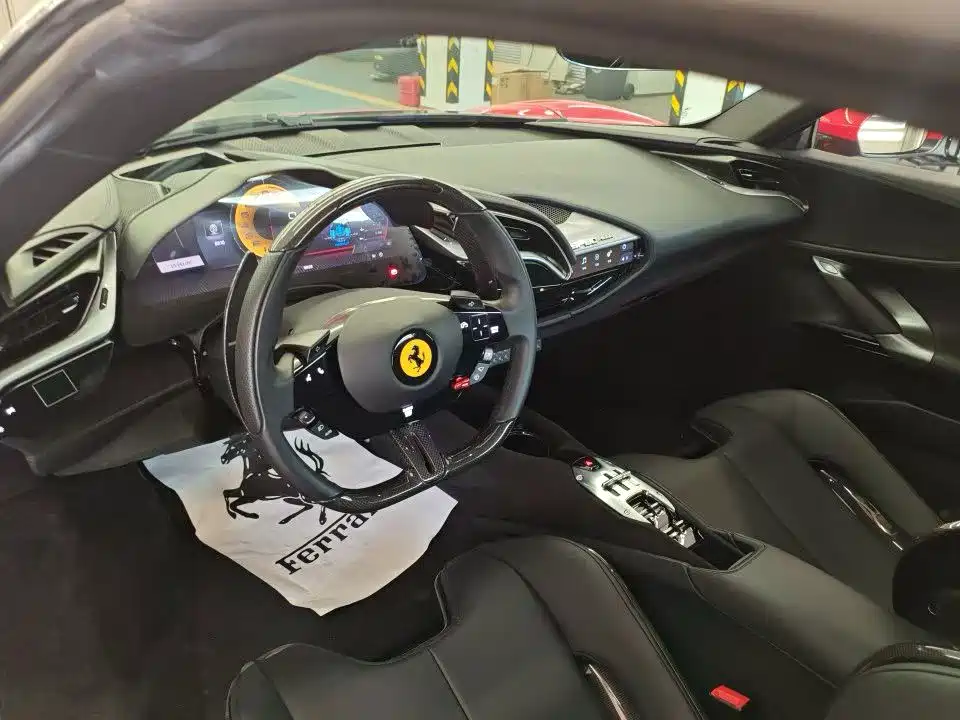SF90 3.9 T V8 Spider