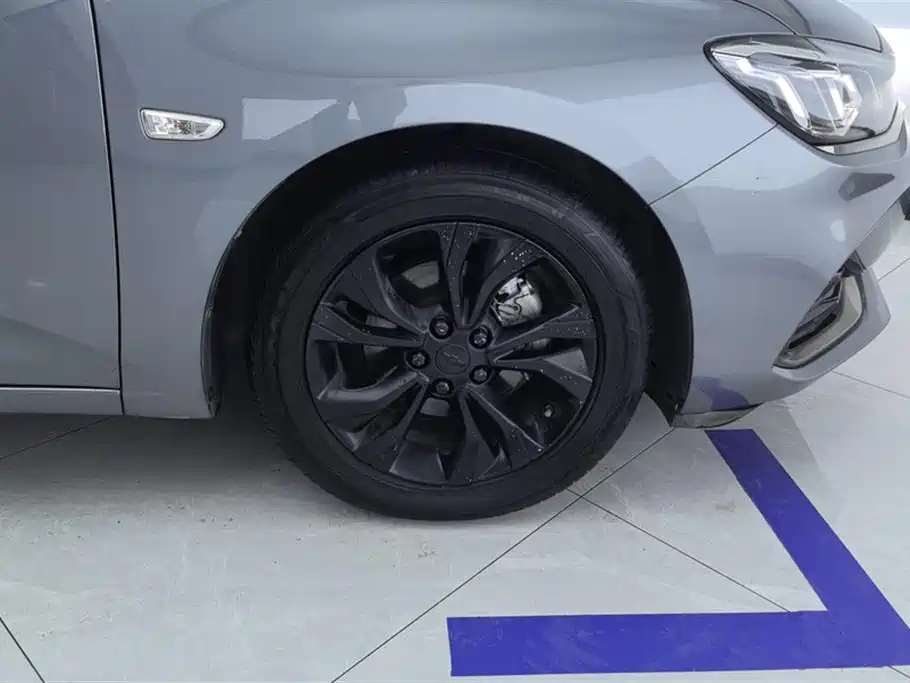 Monza Mild Hybrid RS 330 T Auto Smooth