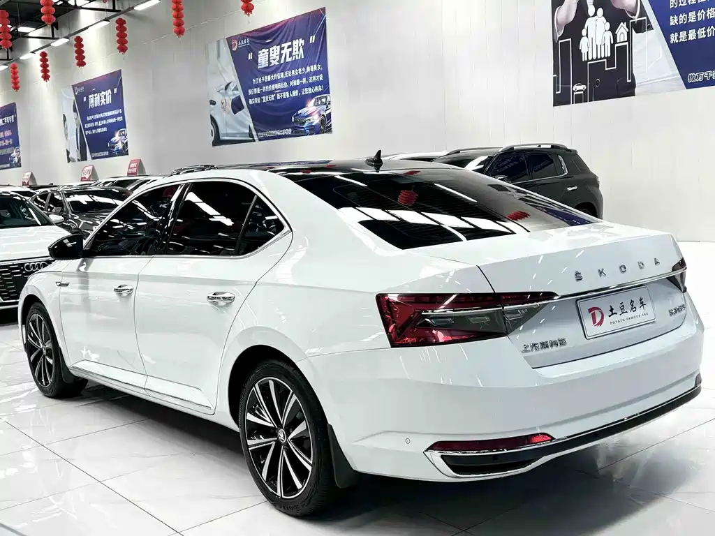 Superb Facelift TSI280 DSG Premium