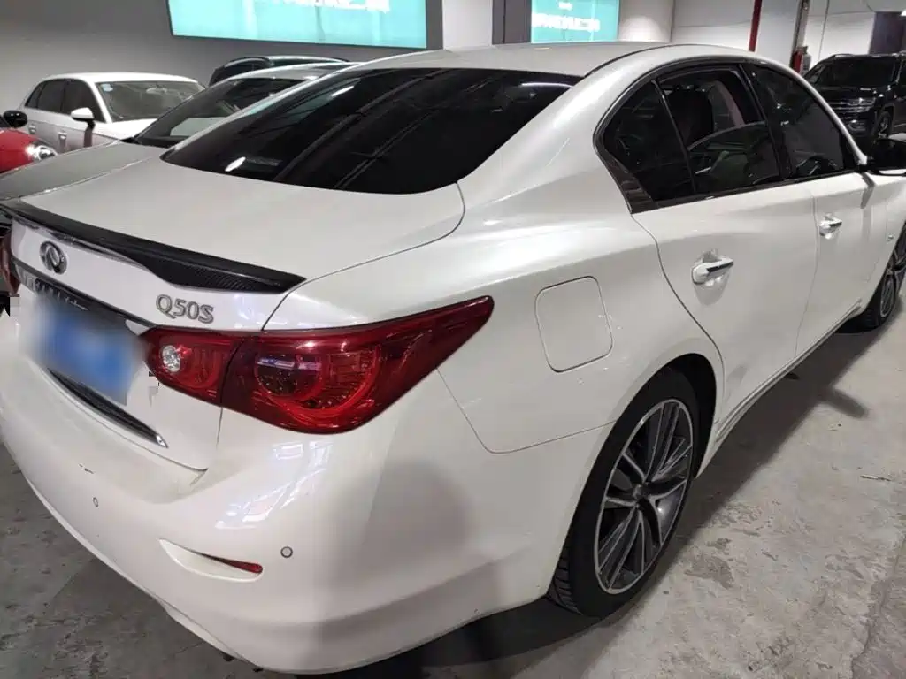 Infiniti Q50 L 2.0 T Sport