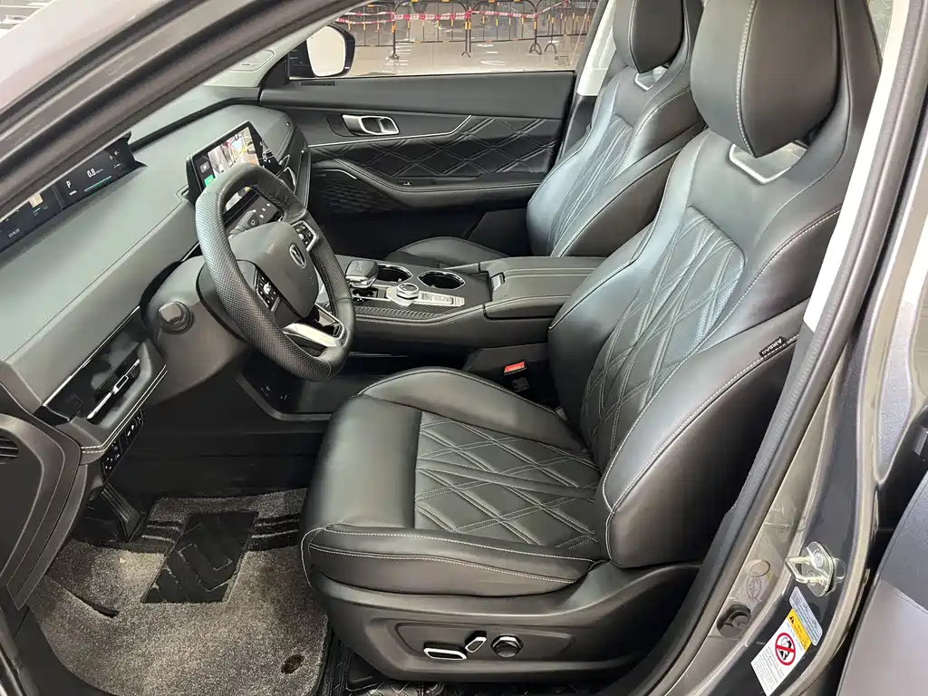 Changan UNI-K 长安UNI-K 2024款 2.0 T 两驱全球行版