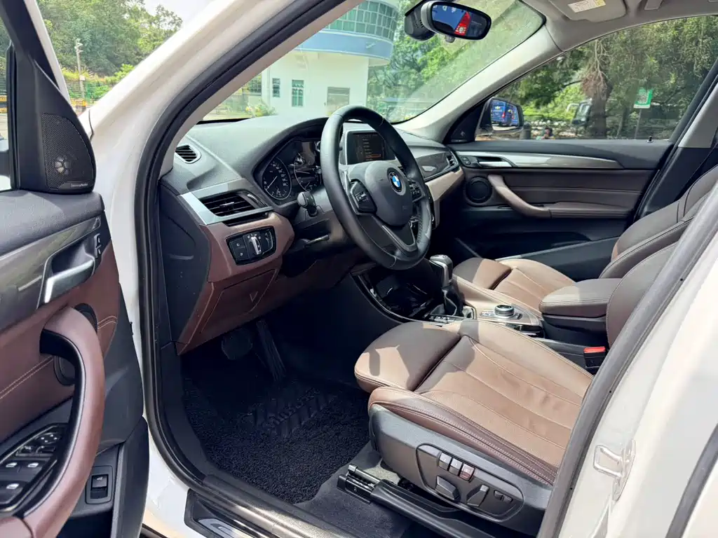 BMW X1 xDrive20 Li Luxury