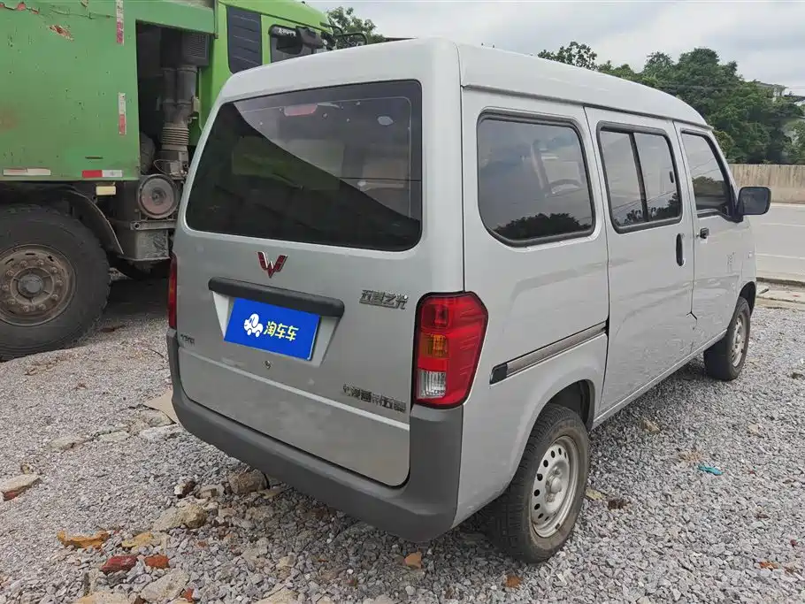 Wuling Zhiguang 1.2 L Utility LSI