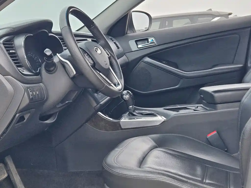 Kia K5 起亚K5 2011款 2.0 L 自动Premium