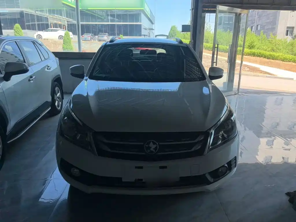 Venucia T70 1.6 L Manual Wise Travel
