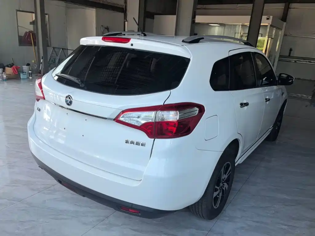 Venucia T70 1.6 L Manual Wise Travel