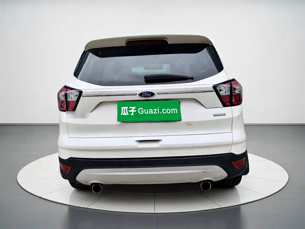 Kuga EcoBoost 180 2 WD Platinum Wing