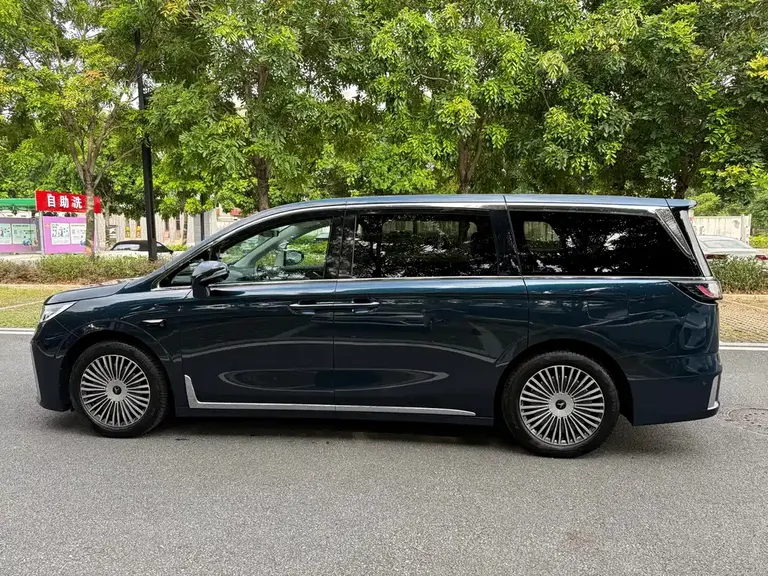 Voyah Dreamer PHEV 4 WD Flagship Qiankun