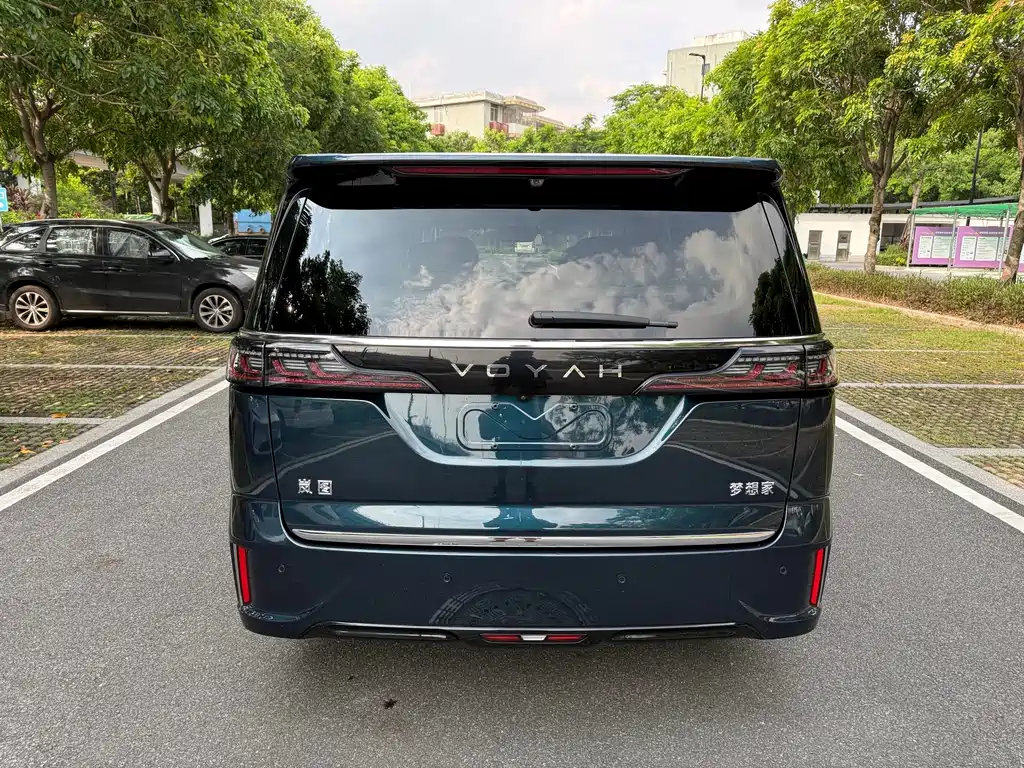 Voyah Dreamer PHEV 4 WD Flagship Qiankun