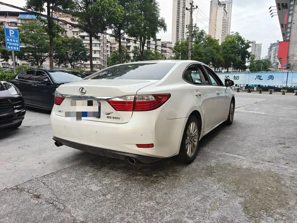Lexus ES 250 Elite