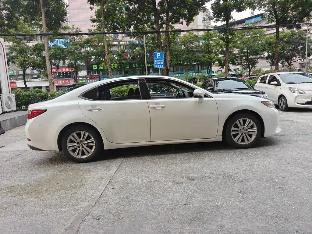 Lexus ES 250 Elite