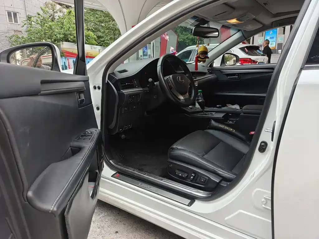 Lexus ES 250 Elite