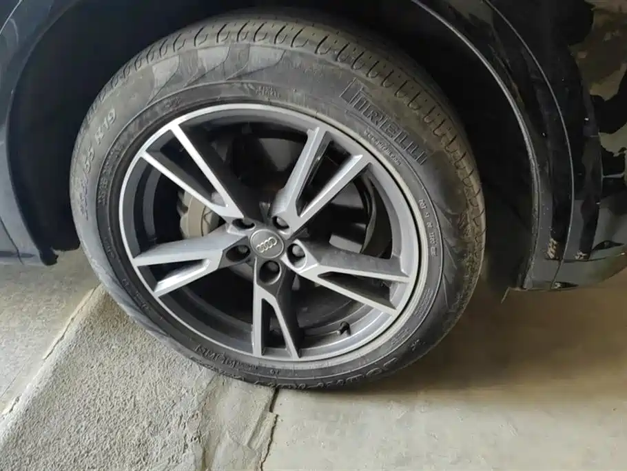 Audi Q5 L 40 TFSI Honor Enjoyment Fashion CN-VI