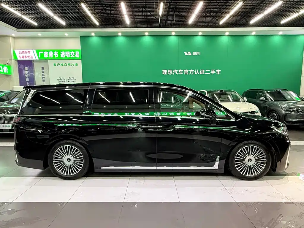 Voyah Dreamer PHEV 4 WD Flagship Kunpeng