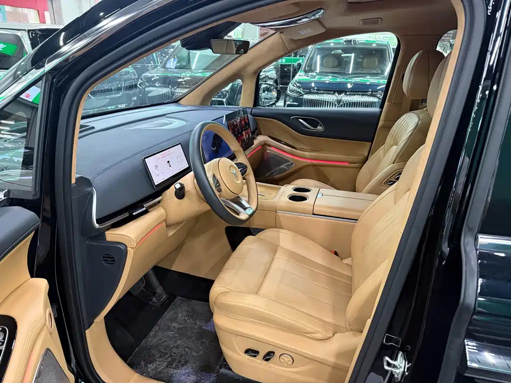 Voyah Dreamer PHEV 4 WD Flagship Kunpeng