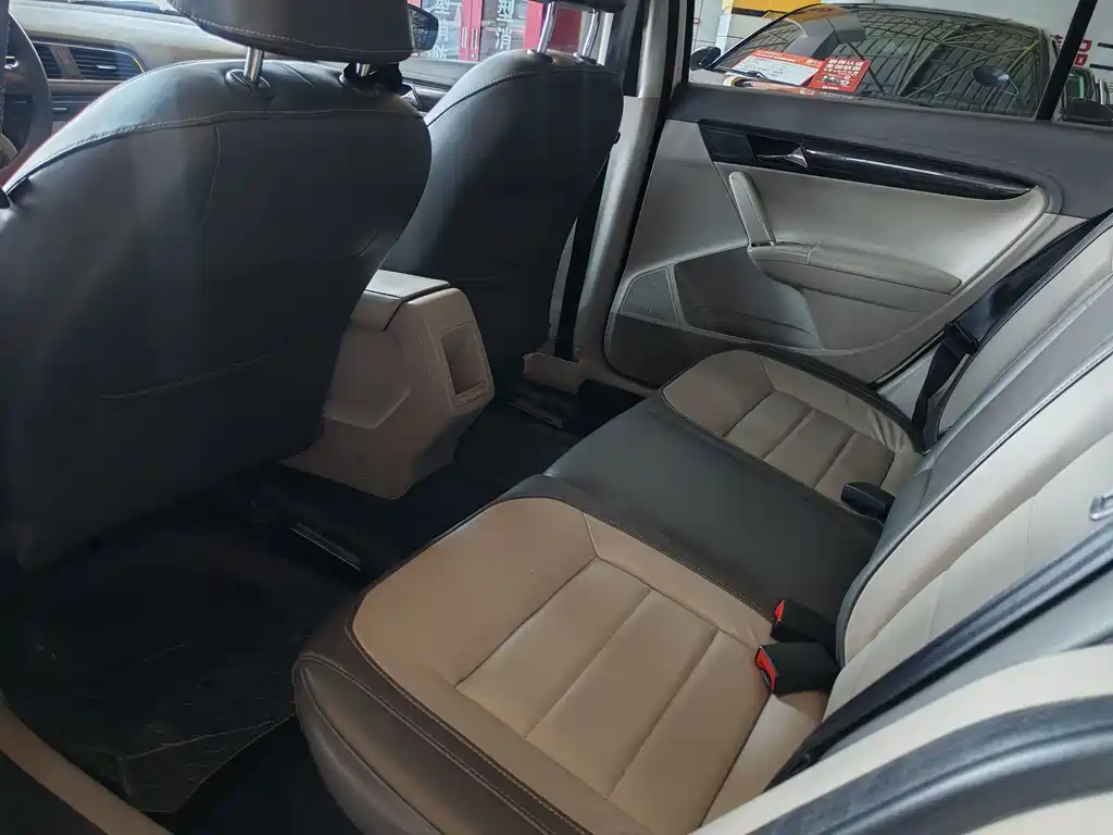 Gran Lavida 1.6 L Auto Comfort