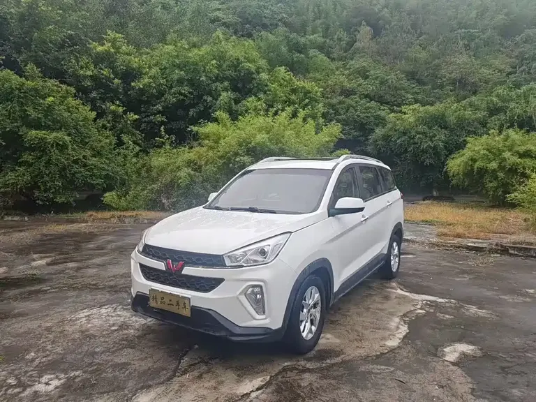 Wuling Hongguang S3 1.5 L Manual Luxury CN-V