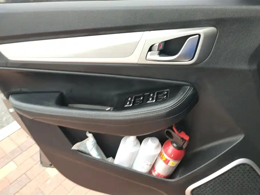 Vision X6 远景X6 2018款 1.8 L 手动4 G互联尊贵型