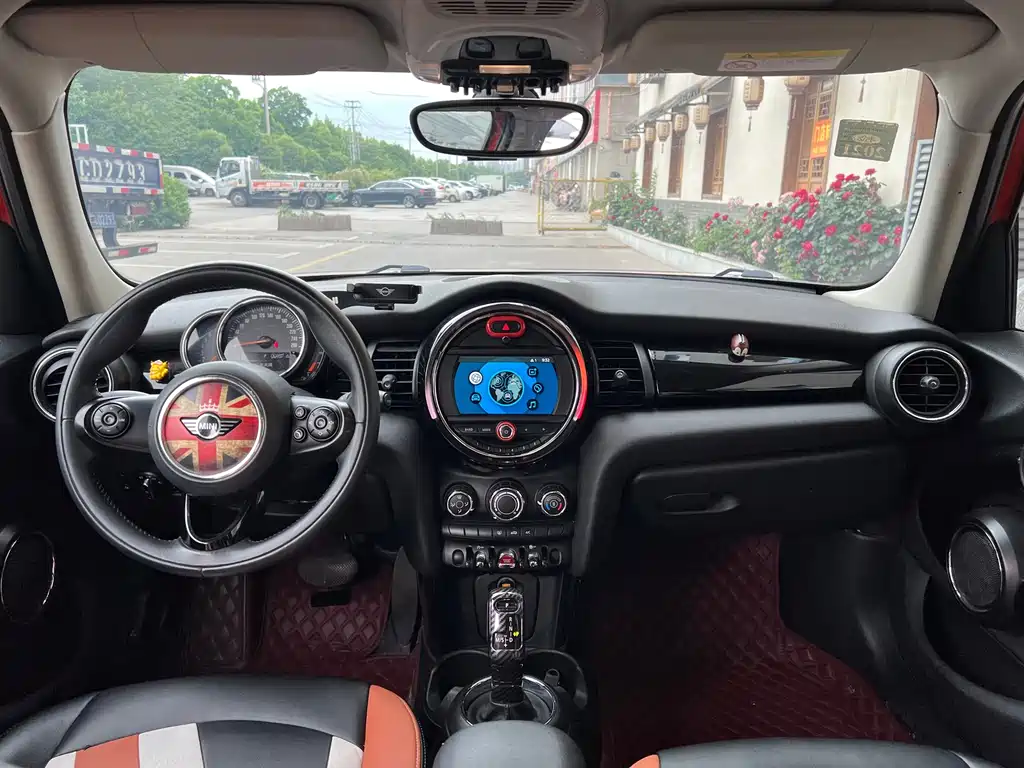 MINI 1.5 T ONE PLUS 5-door