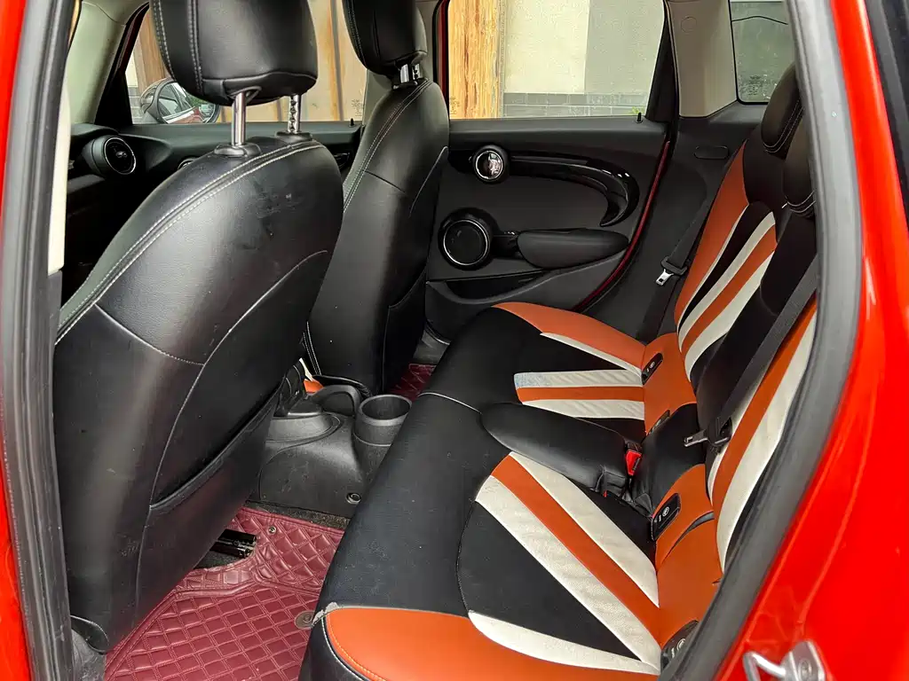 MINI 1.5 T ONE PLUS 5-door