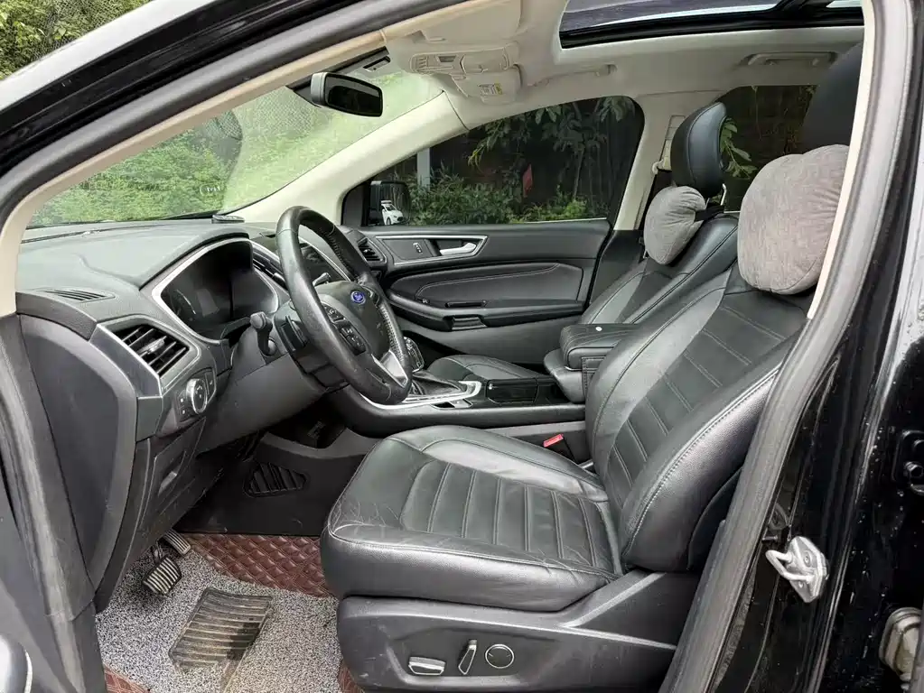 Edge EcoBoost 245 2 WD Grand Sharp 7-seat