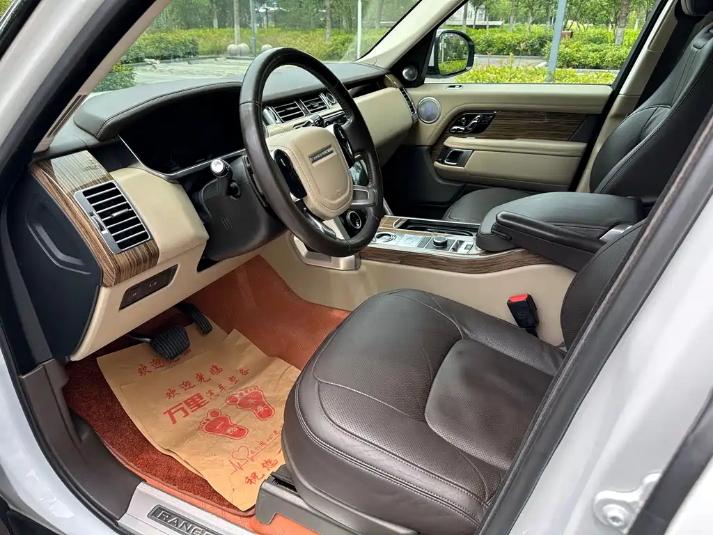 Range Rover 3.0 SC V6 Vogue Heritage Extended