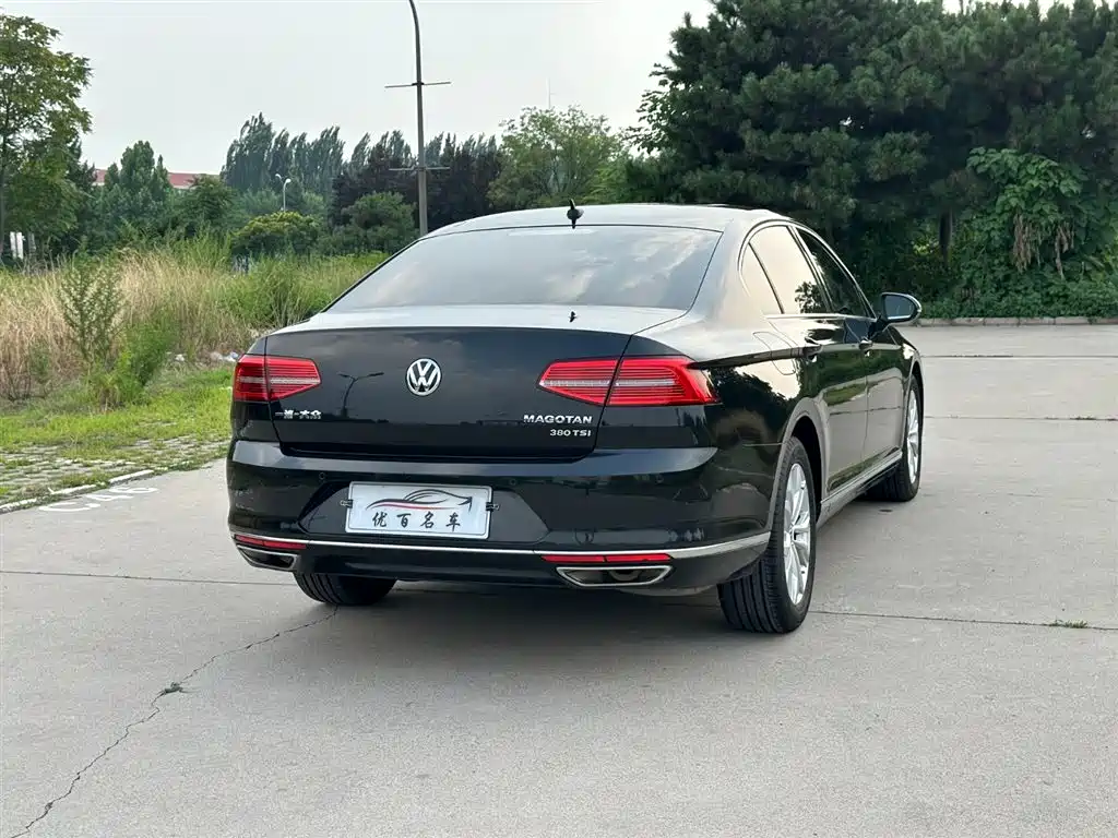 Magotan 380 TSI DSG Luxury CN-VI