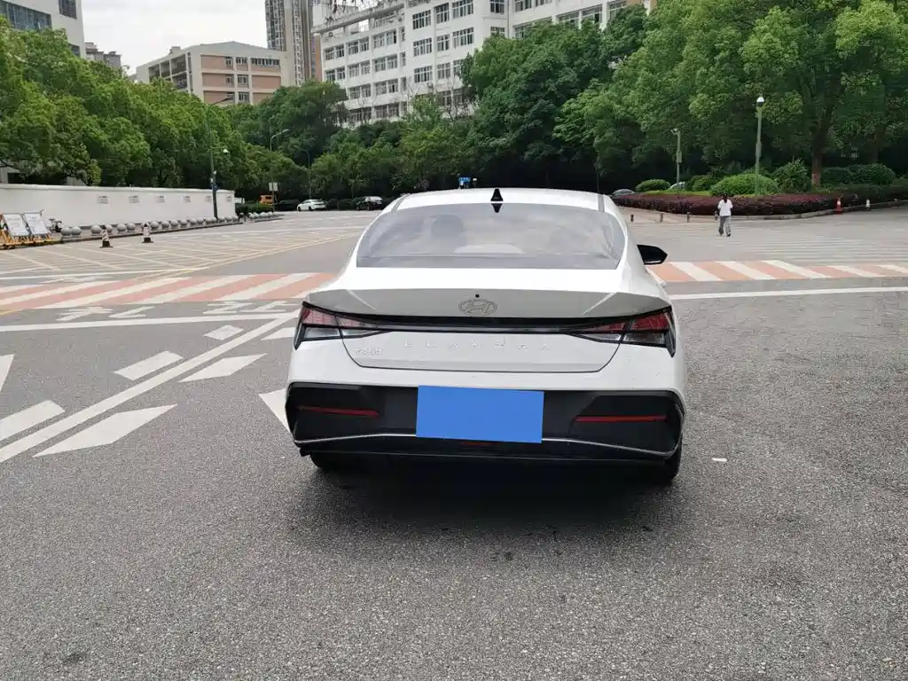 Elantra 1.5 L CVT GLS Leading