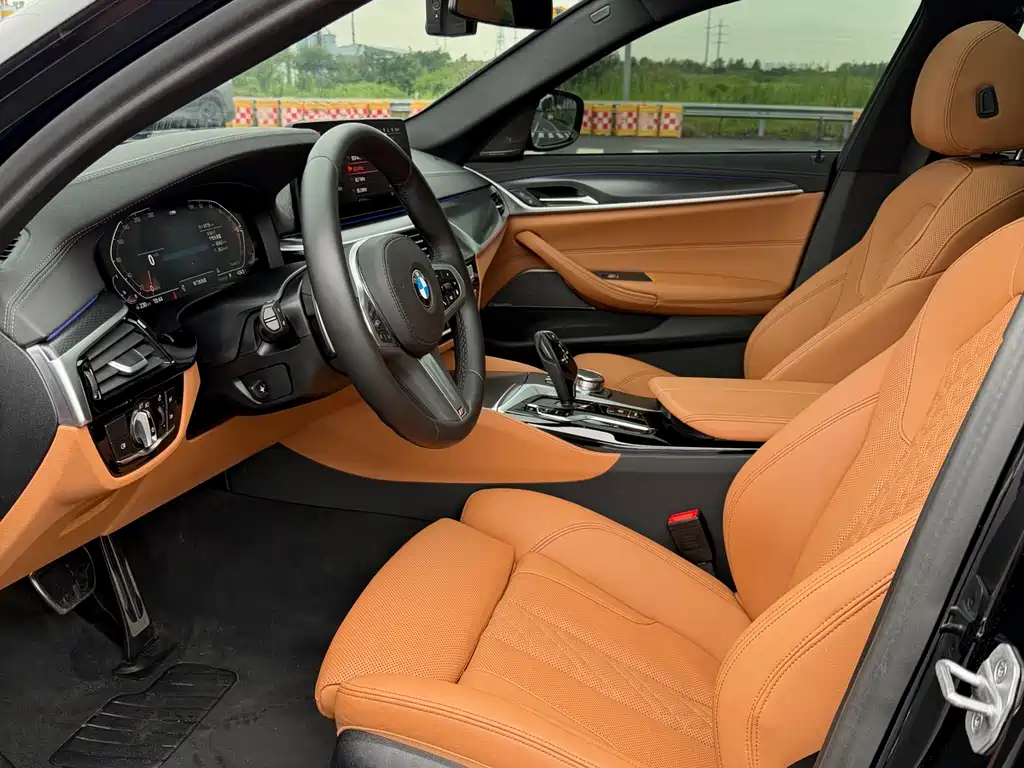 BMW 5 Series (Import) 530 i M Sport Package